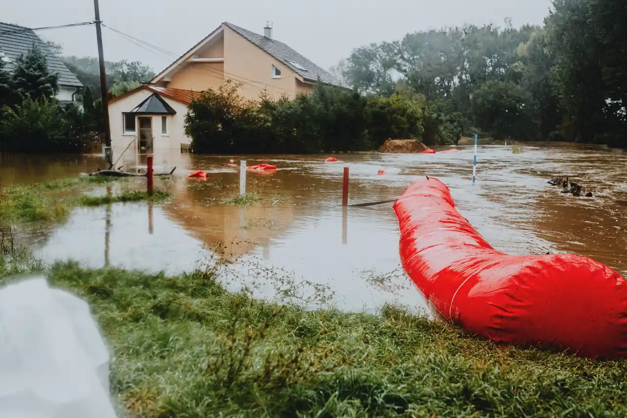 Emergency Water Extraction & Water Removal
