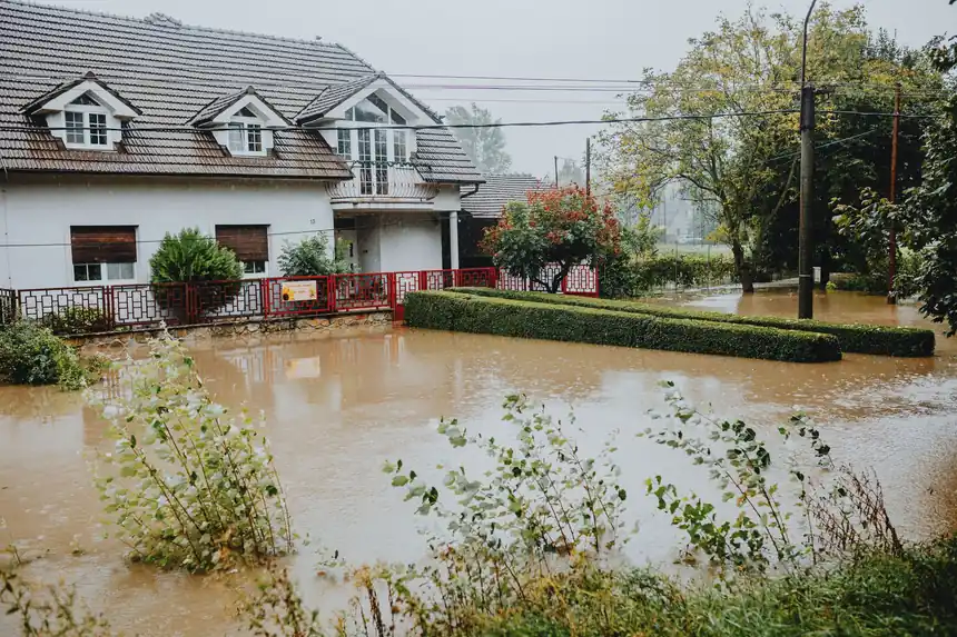 Rapid Seguin Restoration — Water damage you can rely on